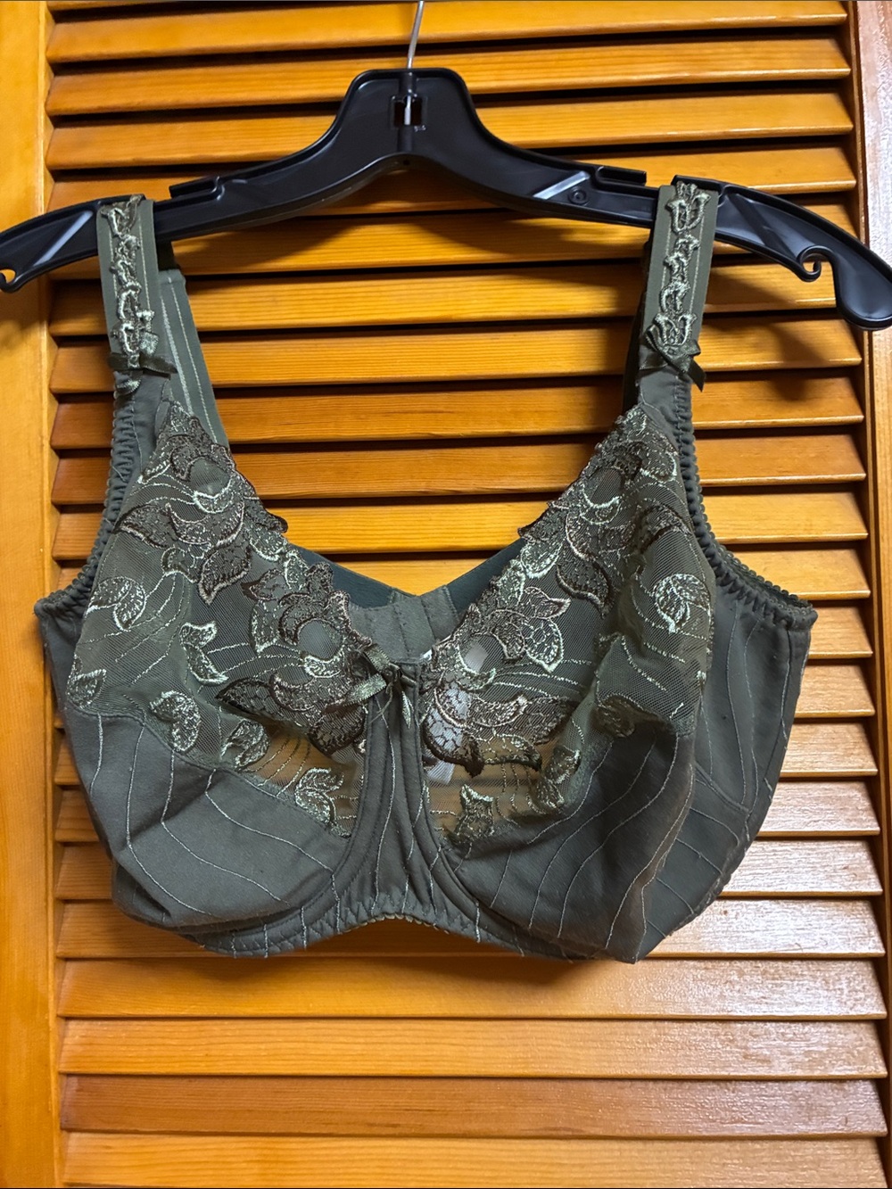 Olive Lace Underwire Support Bra with Adjustable Straps